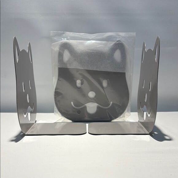 Gray dog-Shaped Bookends - Picture 4 of 5